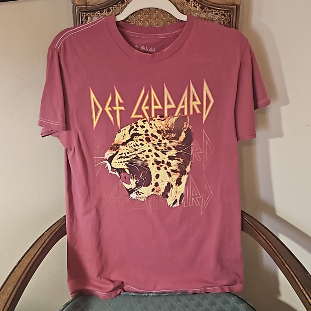 Def Leppard T shirt mens medium